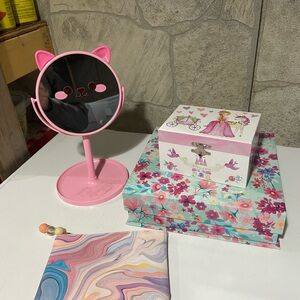 Girls vanity / jewelry box bundle